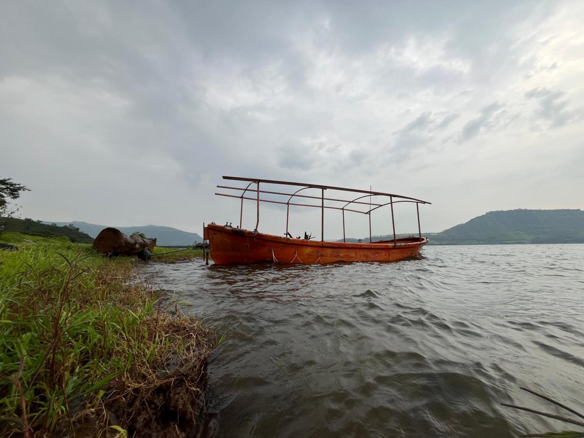 Hotel Mauli Agro Farm Dam View Resort Satara Exterior foto